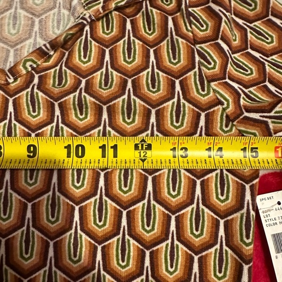 NWT Beautees
Girls 7-16 2-Piece Skirt Set - Picture 6 of 14